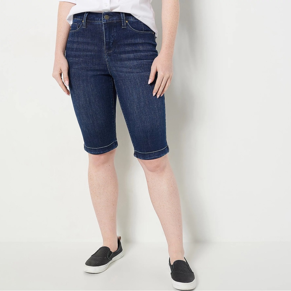 Laurie Felt Sz Medium 10 Petite (10P) Daisy Denim Knee Grazer